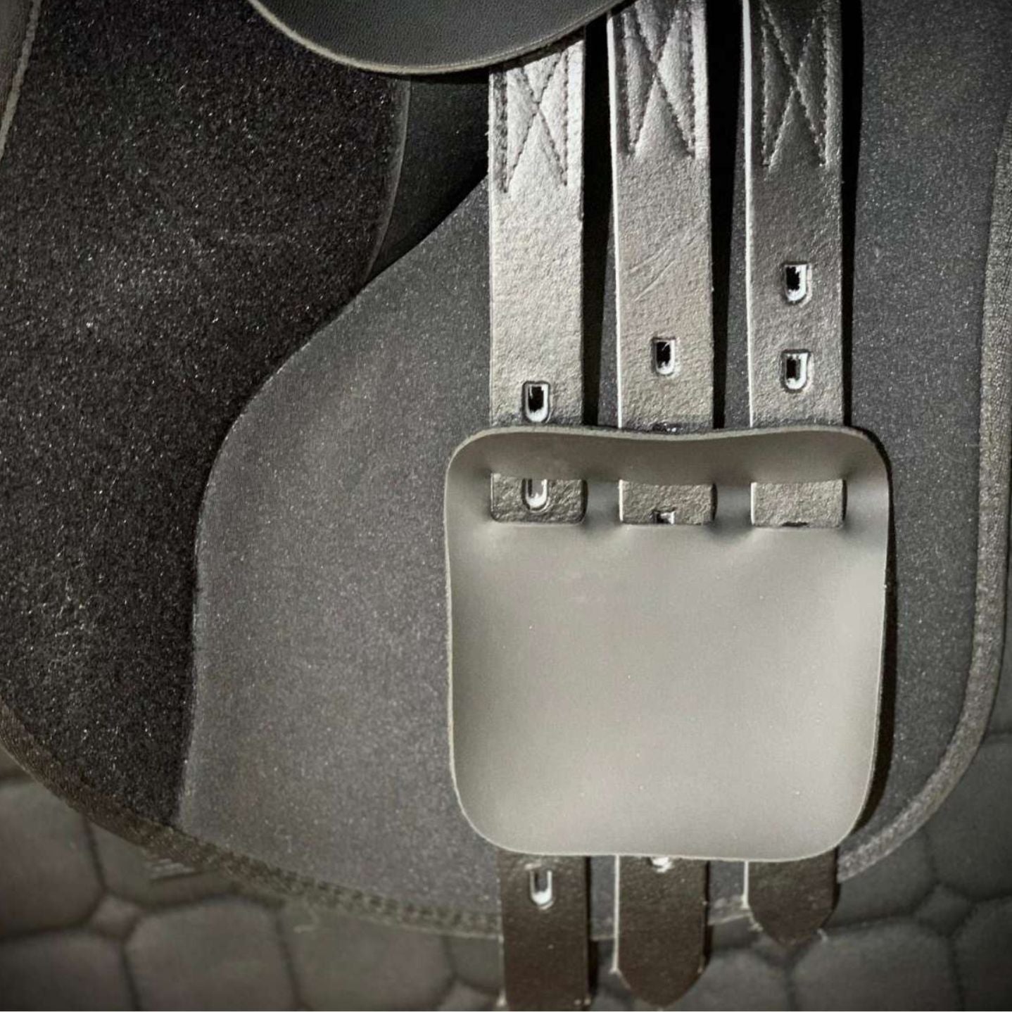 HS#3006 16'' Pony Synthetic Adjustable Saddle Black