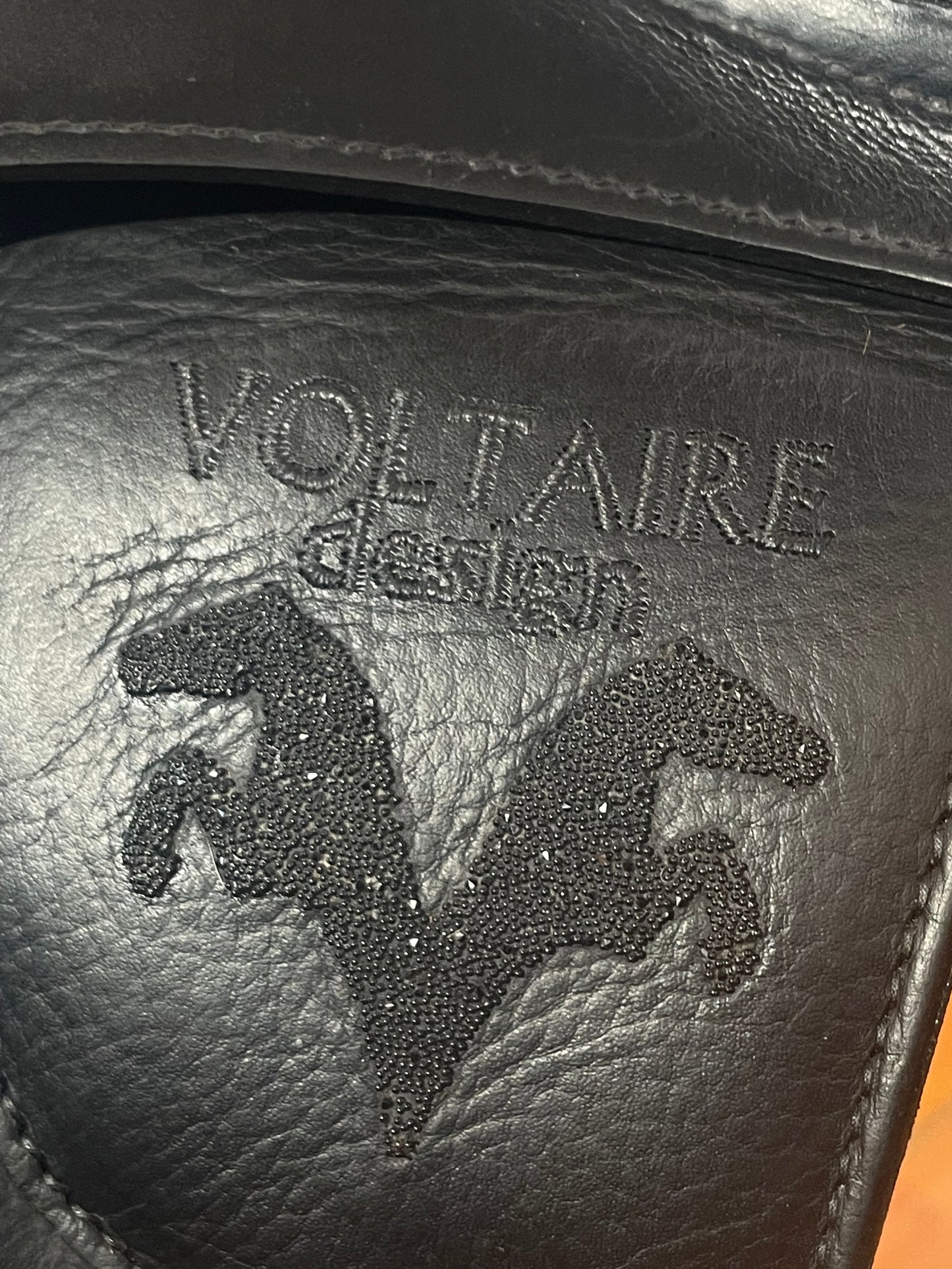 18.5 VOLTAIRE LEXINGTON