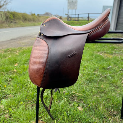 HS#3018 Crosby 17,5" Dressage Saddle