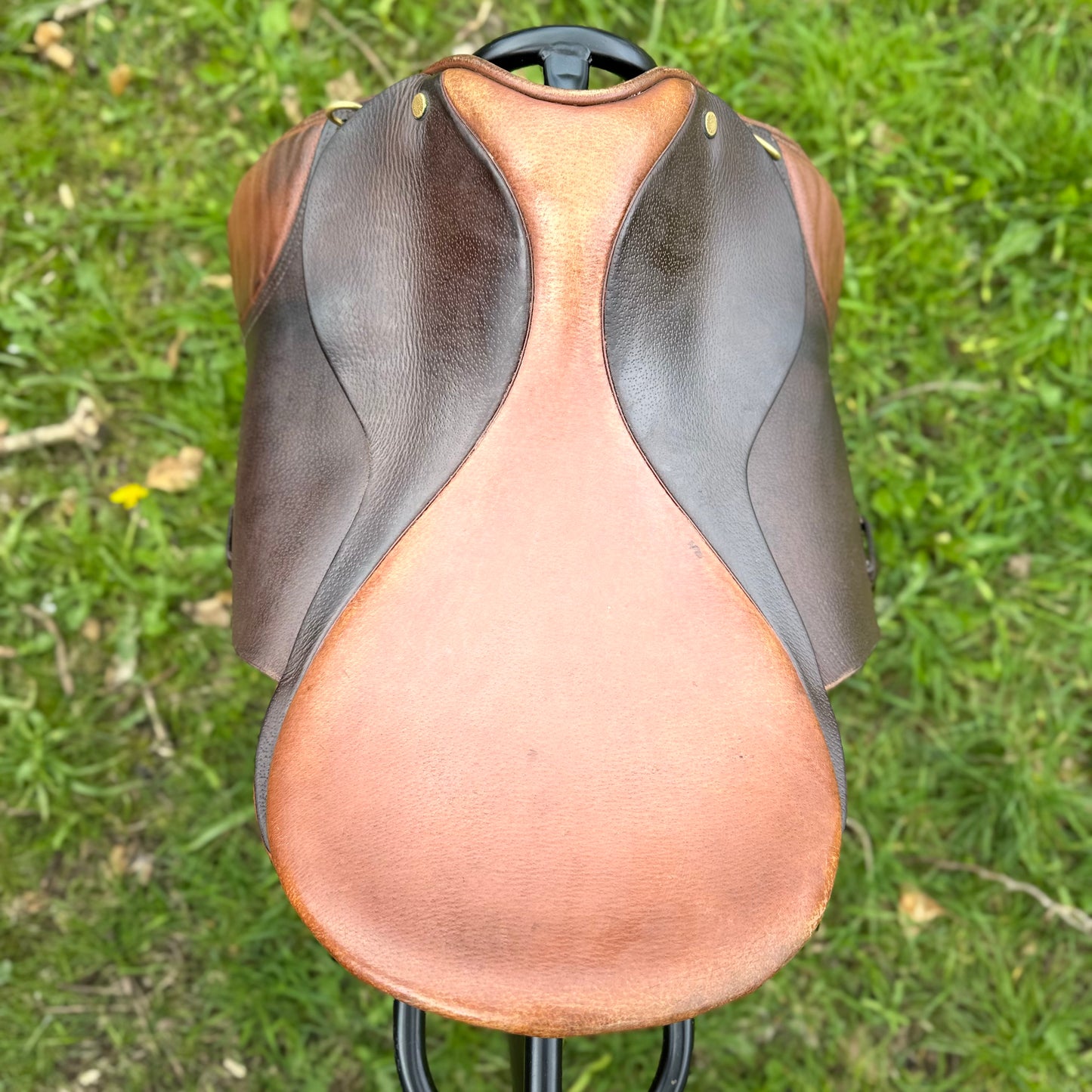 HS#3018 Crosby 17,5" Dressage Saddle