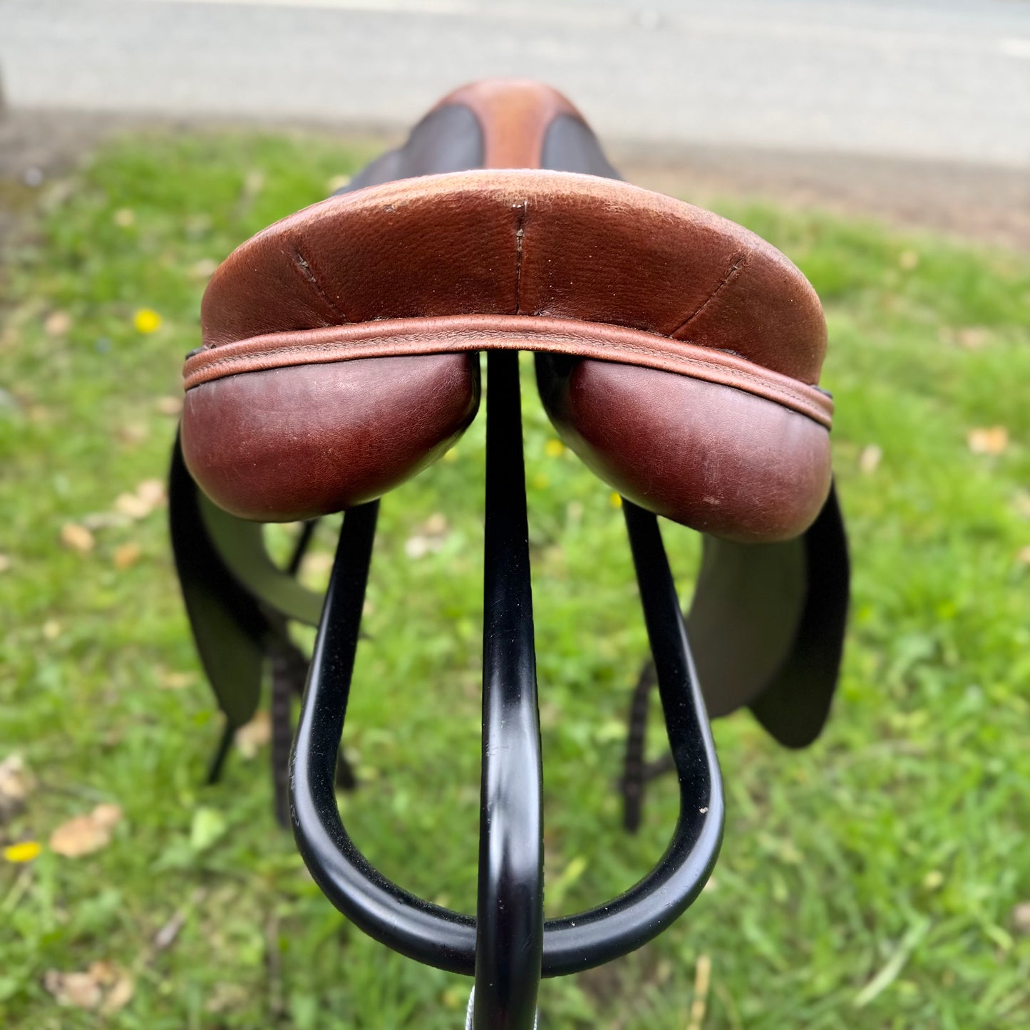 HS#3018 Crosby 17,5" Dressage Saddle