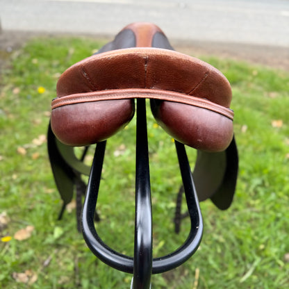HS#3018 Crosby 17,5" Dressage Saddle