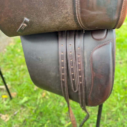HS#3018 Crosby 17,5" Dressage Saddle