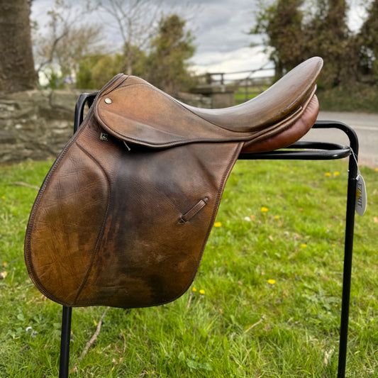 HS#0102  Stubben 18"  Percival GP/Jump Saddle