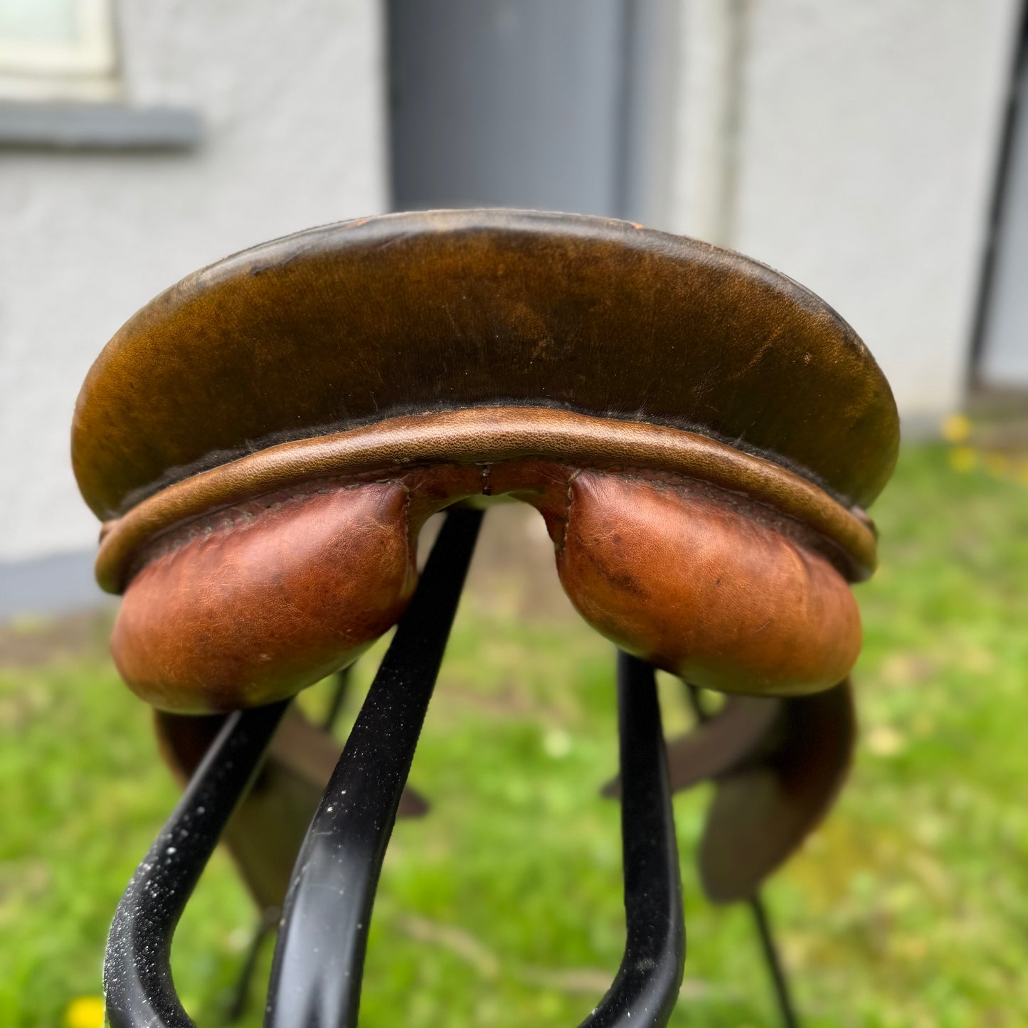 HS#0102  Stubben 18"  Percival GP/Jump Saddle