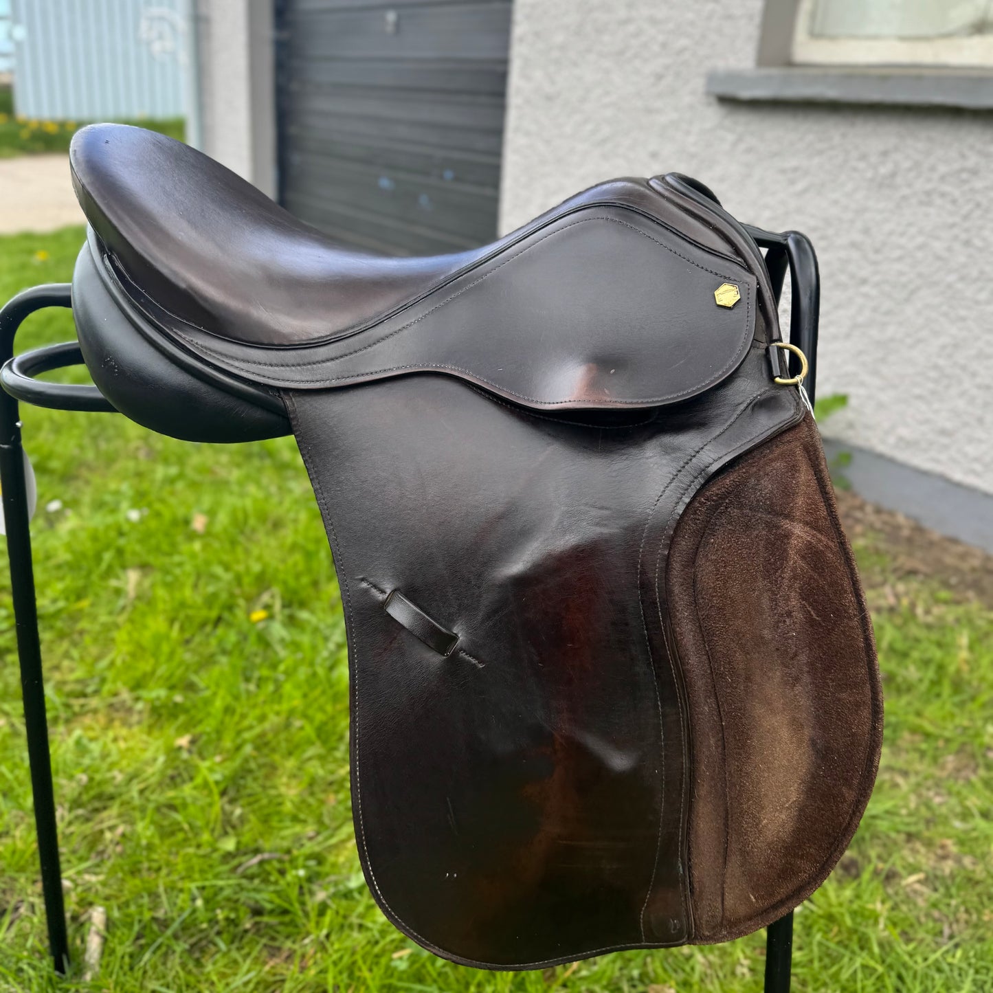 HS#0101 Albion 17.5" N-M Dressage Selecta Saddle
