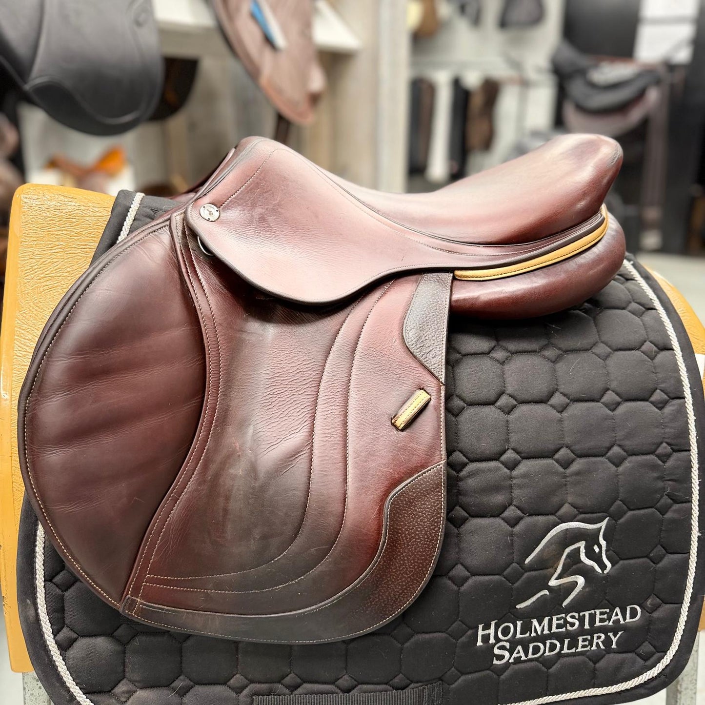 CWD Jump Saddle 17.5 "