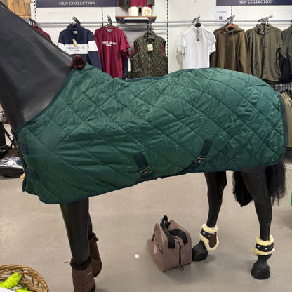 Luxurious fleece stable rug