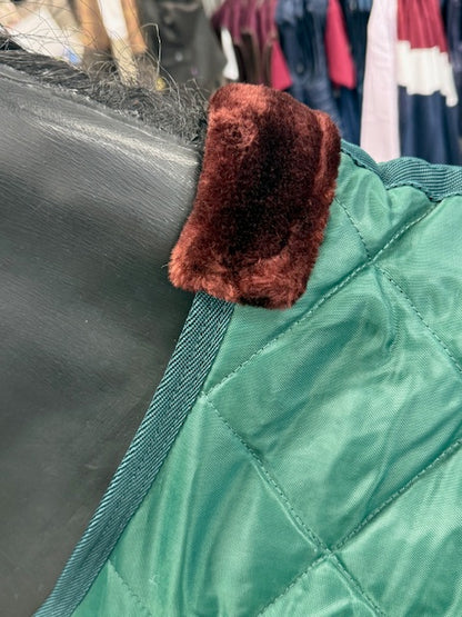 Luxurious fleece stable rug