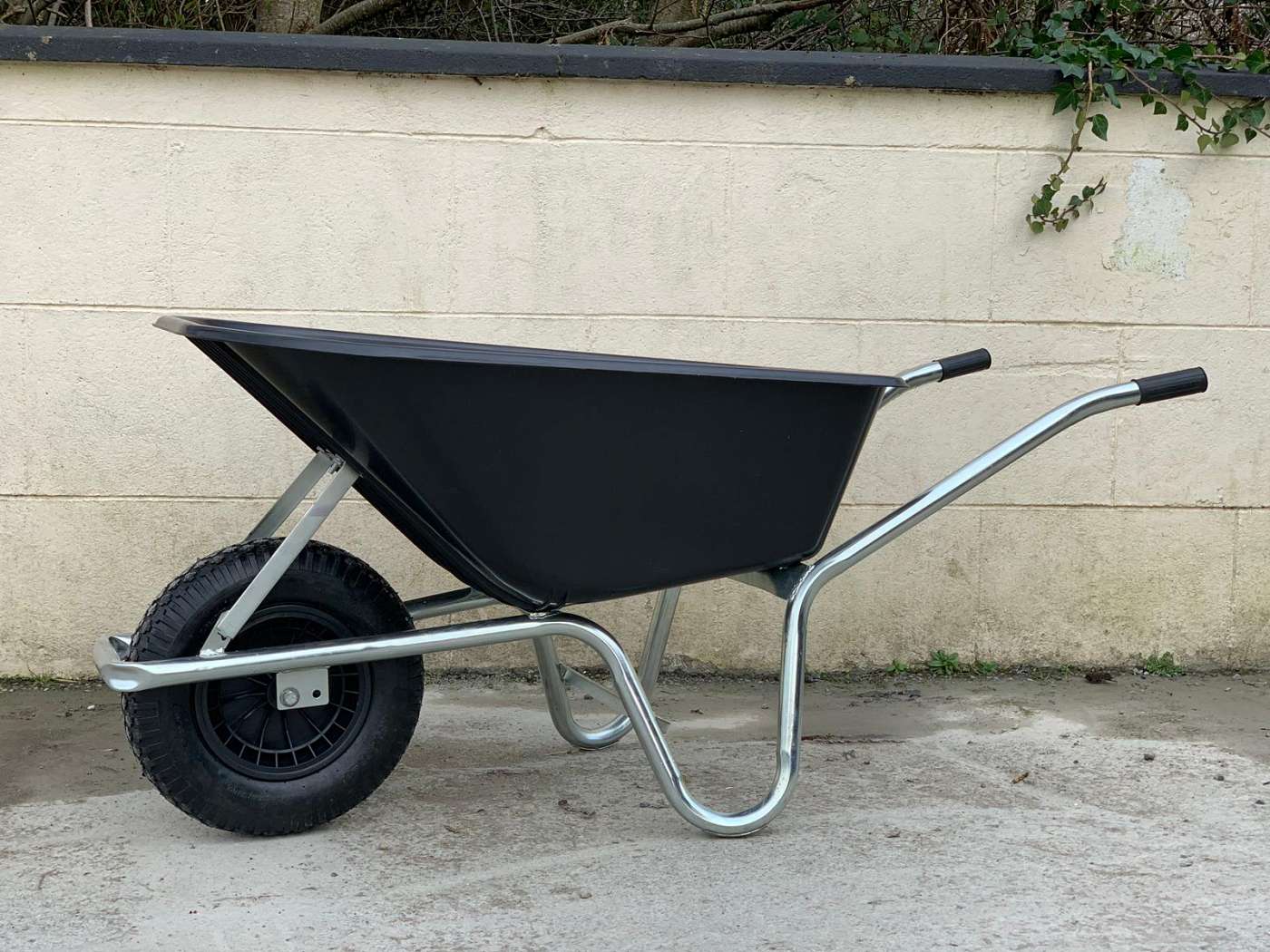 moulded polypropylene wheelbarrow